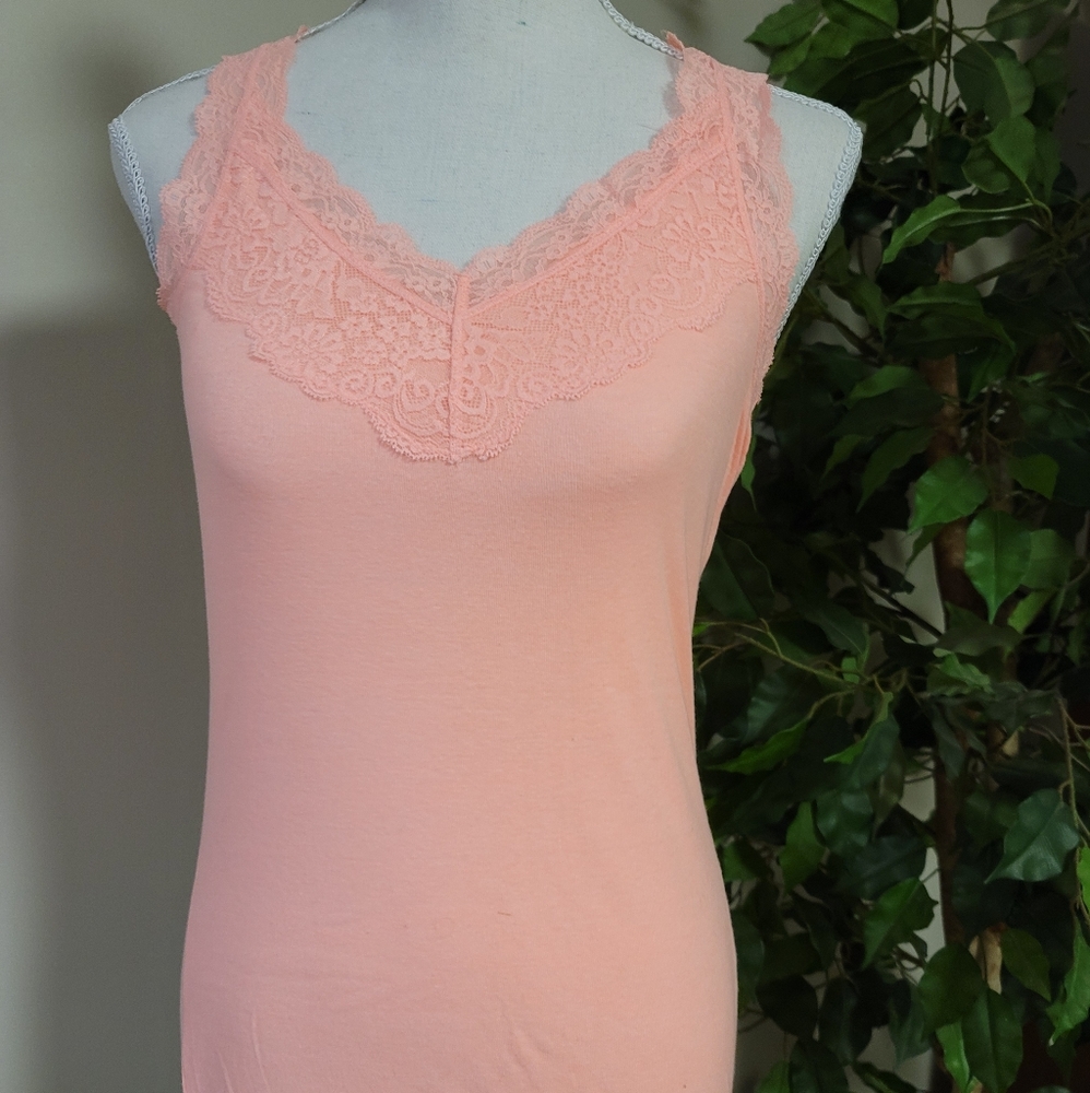 💥2/$12💥Peach Mossimo tank